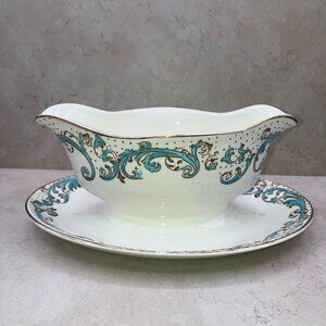 Brierley by Alfred Meakin England Gravy Boat with Attached Underplate Aqua